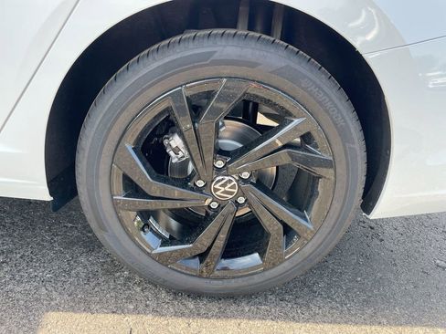 New 2025 Volkswagen Jetta SE image 36