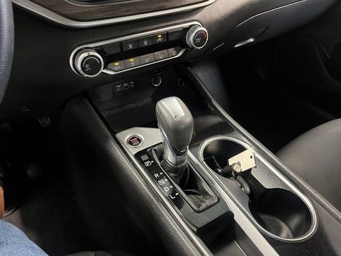 Used 2024 Nissan Altima 2.5 SV FWD image 30