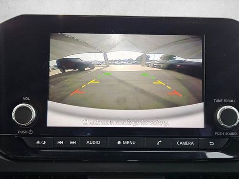Used 2024 Nissan Pathfinder S FWD image 10