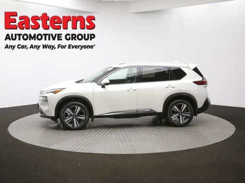 Used 2022 Nissan Rogue SL w/ SL Premium Package image 60