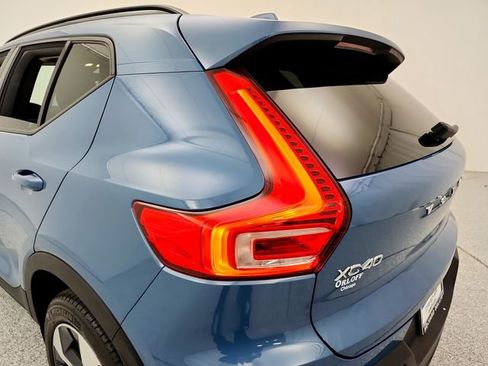 Used 2023 Volvo XC40 B5 Plus w/ Climate Package AWD/4WD image 32