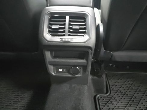 Used 2023 Volkswagen Tiguan SE R-Line AWD/4WD image 10