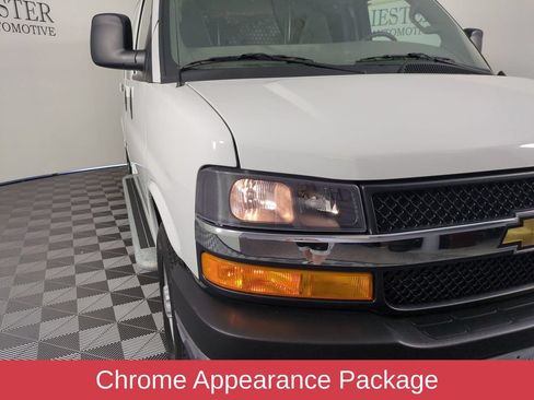 Used 2025 Chevrolet Express 2500 w/ Driver Convenience Package RWD image 8