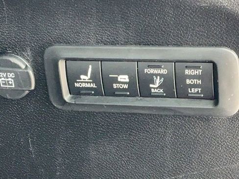 Used 2018 Chrysler Pacifica Limited w/ Advanced Safetytec Group image 24