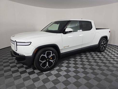 Used 2022 Rivian R1T Adventure image 1
