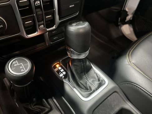 Used 2025 Jeep Wrangler Unlimited Sahara AWD/4WD image 27