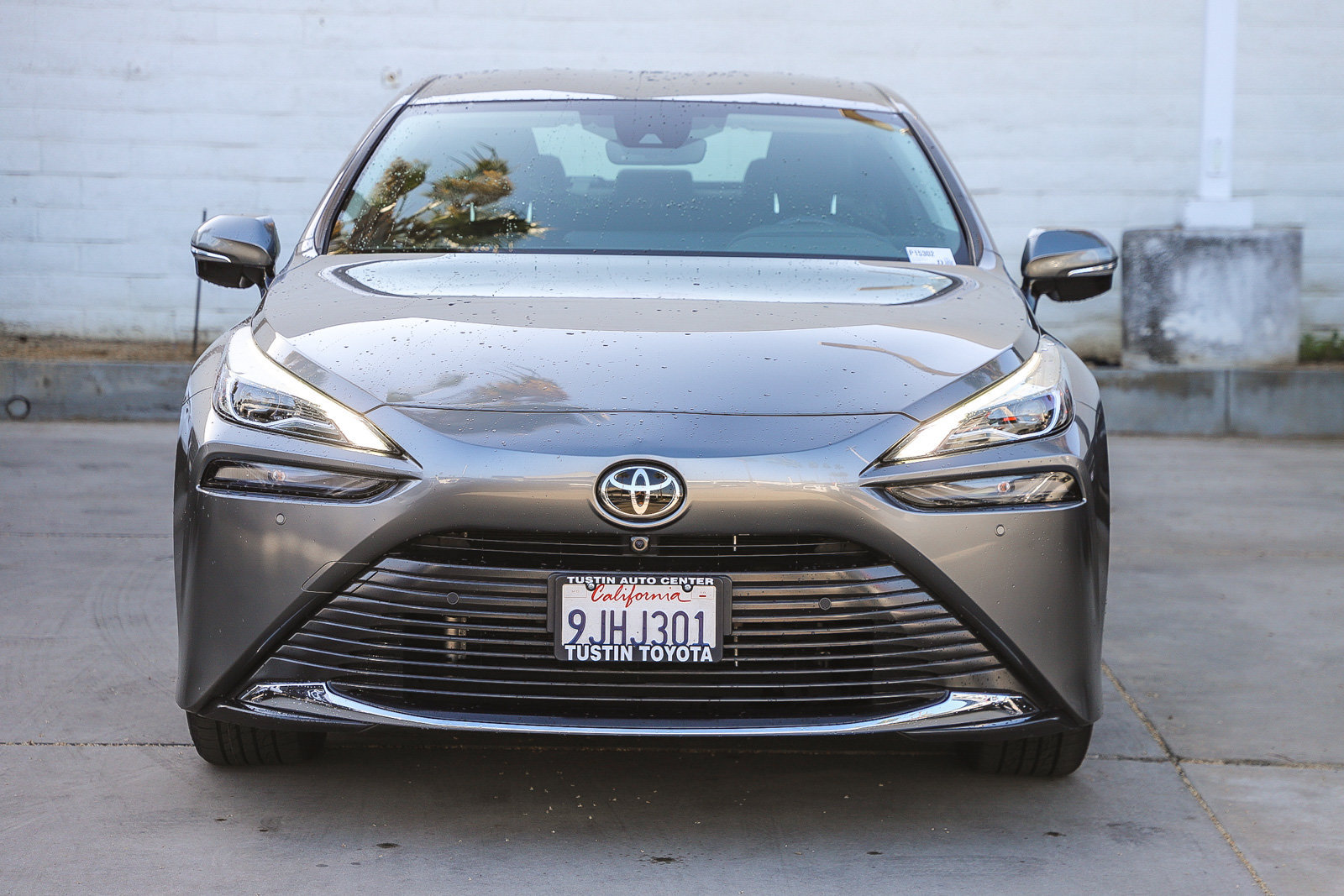 Used 2023 Toyota Mirai w/ Advanced Technology Package RWD image 2