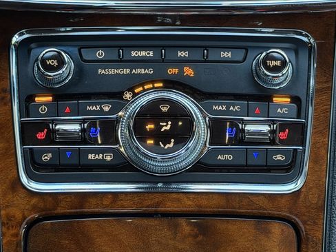 Used 2020 Lincoln Continental Reserve AWD/4WD image 31