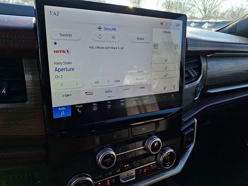 Used 2023 Ford Expedition Max Limited image 3