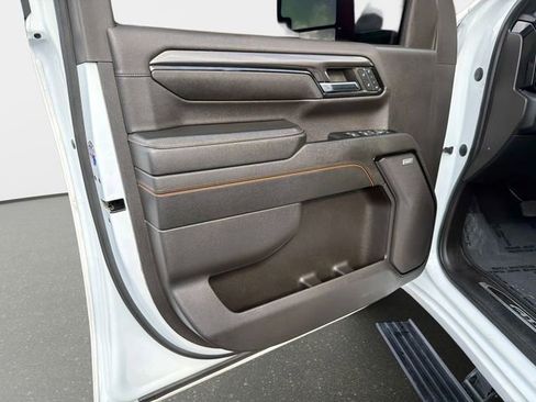 Used 2024 GMC Sierra 3500 AT4 w/ AT4 Premium Plus Package AWD/4WD image 17