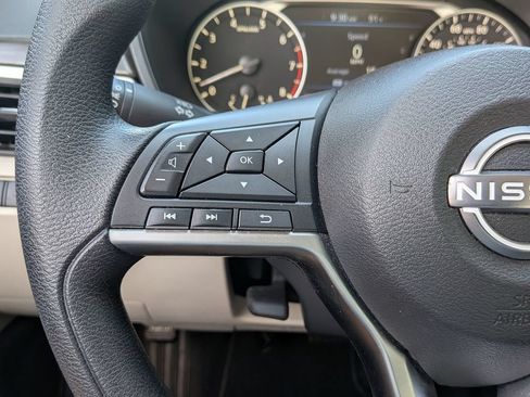 Used 2025 Nissan Altima 2.5 SV FWD image 20