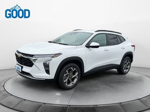 Used 2025 Chevrolet Trax LT w/ LT Convenience Package image 1