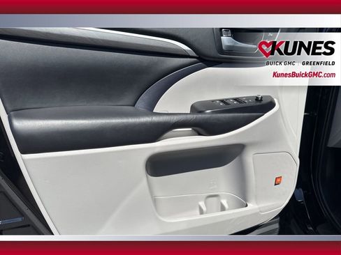 Used 2019 Toyota Highlander Limited image 19