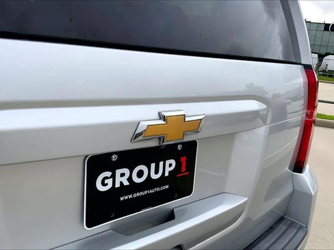 Used 2018 Chevrolet Suburban LT RWD image 31