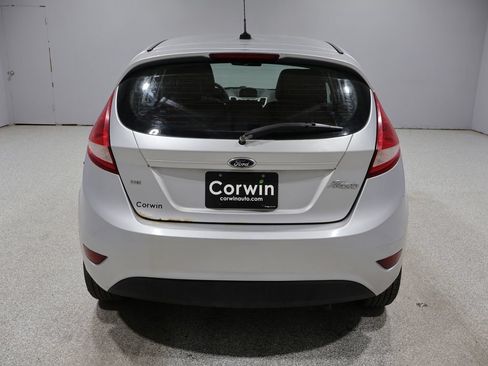 Used 2012 Ford Fiesta SE FWD image 3