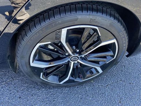 Used 2024 Nissan Altima 2.5 SR FWD image 9