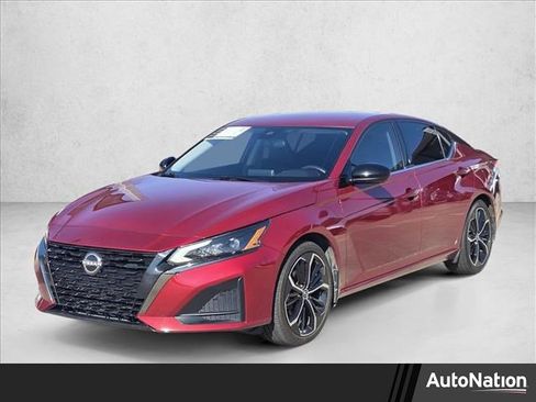 Used 2024 Nissan Altima 2.5 SR image 1