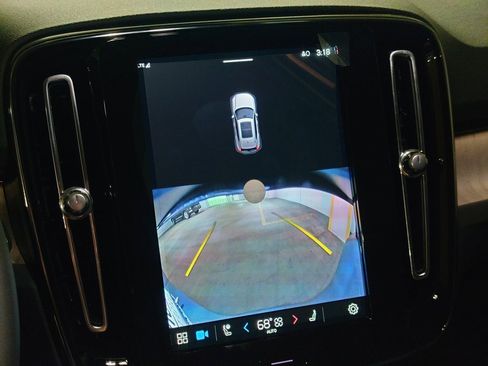 New 2025 Volvo XC40 B5 Ultra w/ Protection Package Premier image 11