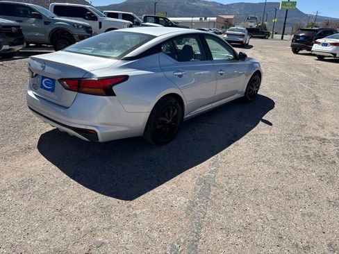 Used 2024 Nissan Altima 2.5 S FWD image 5