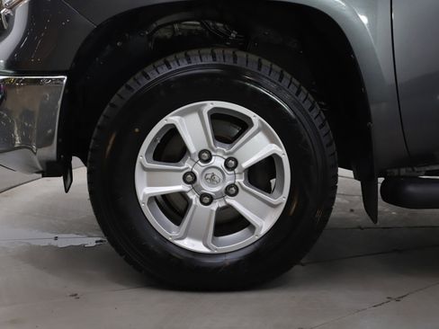 Used 2016 Toyota Tundra SR5 w/ SR5 Upgrade Package image 28