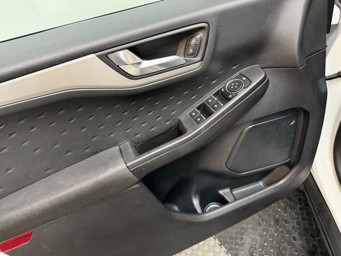 Certified 2020 Ford Escape SE image 24