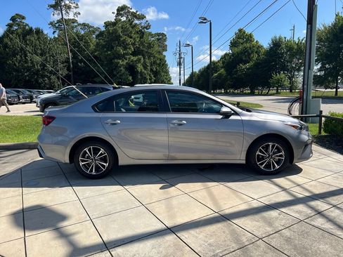 Used 2024 Kia Forte LXS FWD image 4