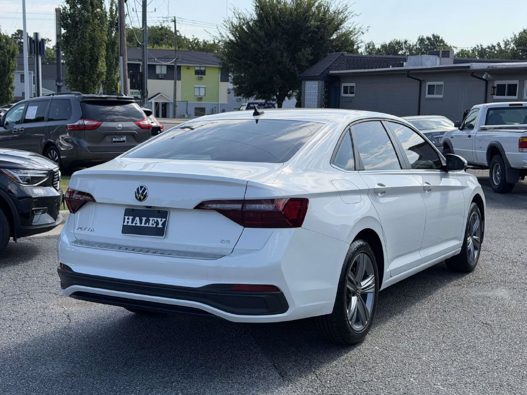 Used 2024 Volkswagen Jetta SE w/ Panoramic Sunroof Package FWD image 20