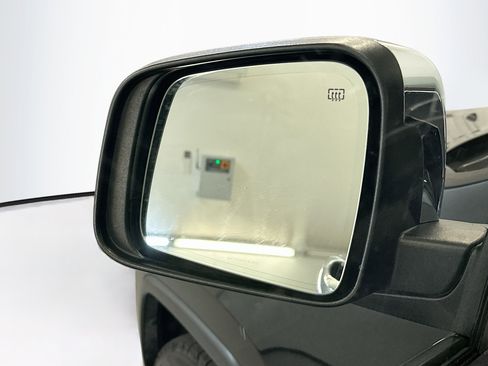 Used 2018 Jeep Grand Cherokee Limited image 16