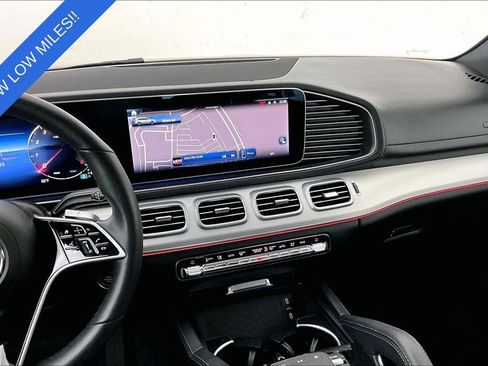 Used 2025 Mercedes-Benz GLS 450 4MATIC image 7