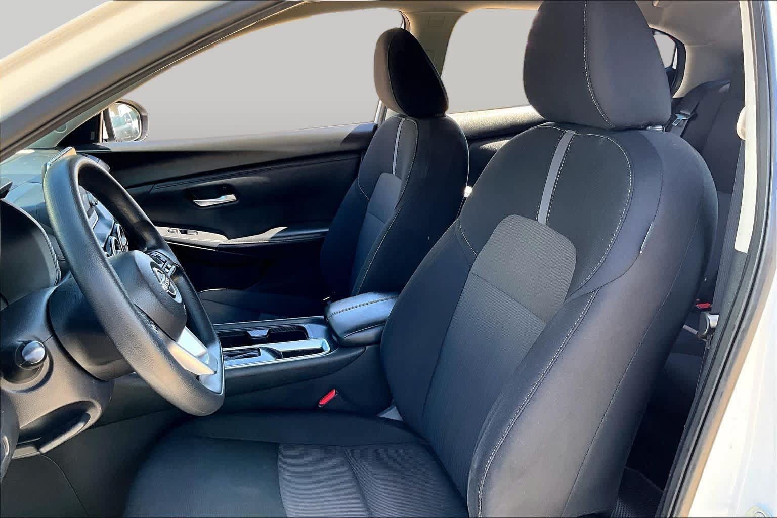 Used 2024 Nissan Sentra SV FWD image 8