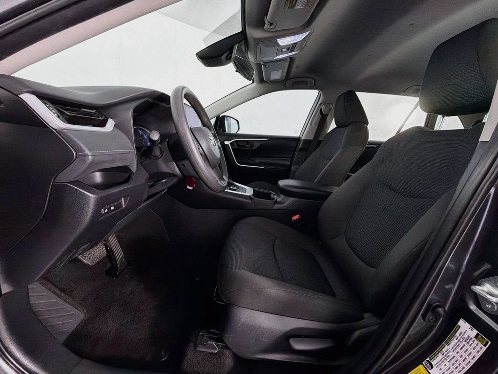 Used 2024 Toyota RAV4 LE AWD/4WD image 12