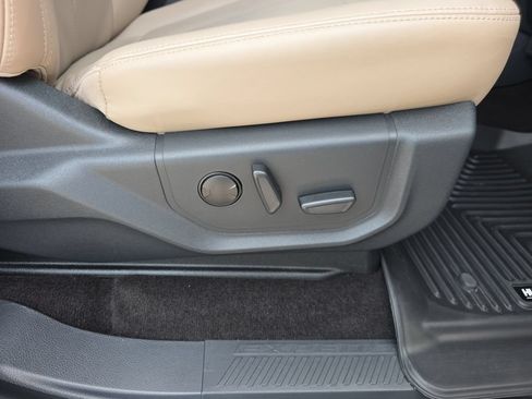 Used 2022 Ford Expedition Max XLT AWD/4WD image 40