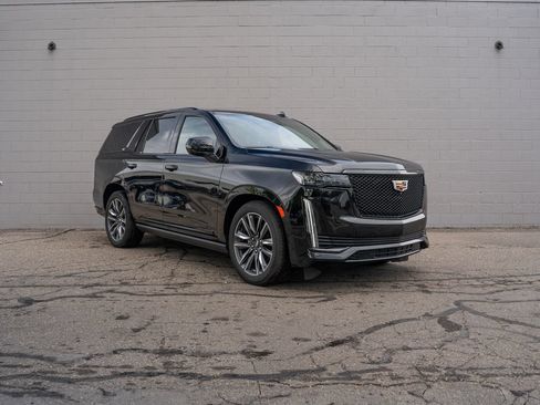 Used 2023 Cadillac Escalade Sport Platinum w/ Heavy-Duty Trailer Package AWD/4WD image 9