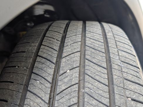 Used 2023 Chevrolet Bolt LT image 33