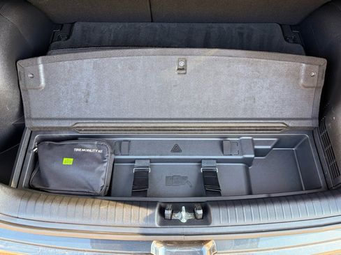 Used 2022 Kia Niro EX image 25