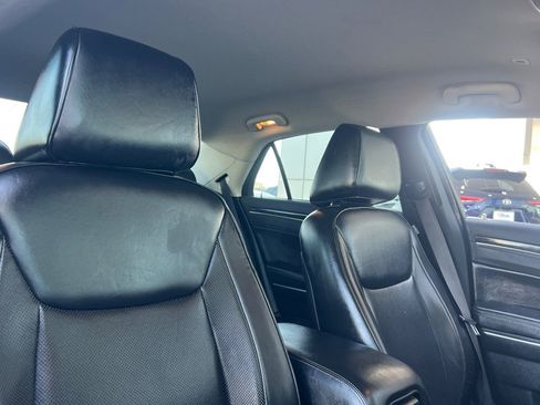 Used 2018 Chrysler 300 Limited image 13