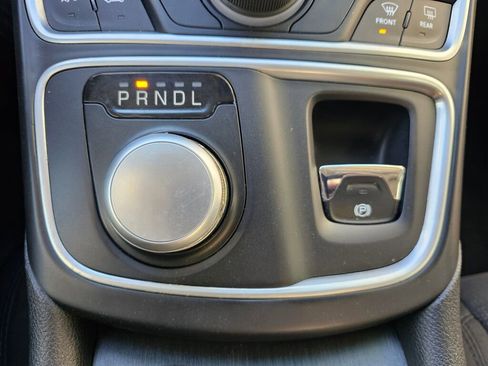 Used 2015 Chrysler 200 LX image 26