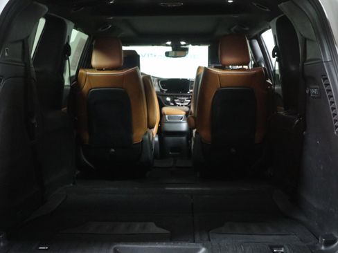 Used 2024 Chrysler Pacifica Pinnacle w/ Trailer Tow Group image 8