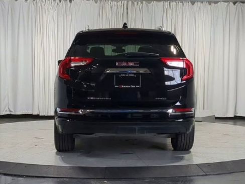 Used 2024 GMC Terrain Denali w/ Denali Premium Package AWD/4WD image 7