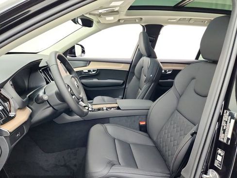 New 2026 Volvo XC90 B6 Plus w/ Protection Package Premier image 21