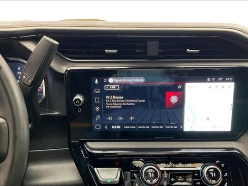 Used 2025 GMC Sierra 3500 AT4 w/ AT4 Premium Plus Package image 5