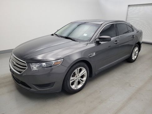 Used 2018 Ford Taurus SE FWD image 2