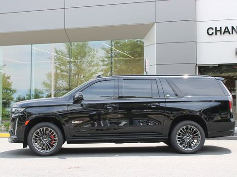Used 2023 Cadillac Escalade ESV V AWD/4WD image 4