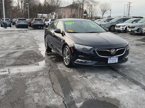 Used 2019 Buick Regal Essence image 3