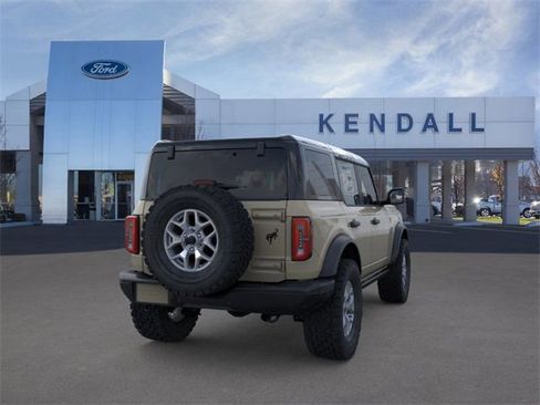 Used 2025 Ford Bronco Badlands image 8