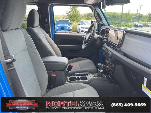 New 2025 Jeep Gladiator Sport image 26