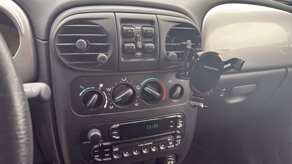 Used 2005 Chrysler PT Cruiser Touring w/ Moonroof Group FWD image 9