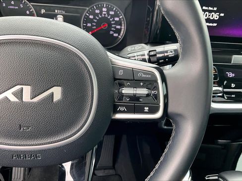 Used 2022 Kia Sorento SX image 23