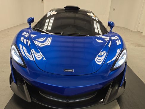 Used 2019 McLaren 600LT RWD image 2