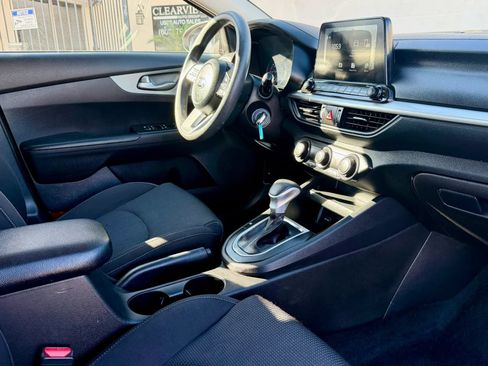 Used 2021 Kia Forte LXS FWD image 10